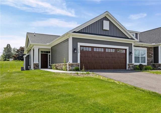 2nd image of 1389 Creeks Edge Dr, Webster, NY 14580 | MLS# R1701357