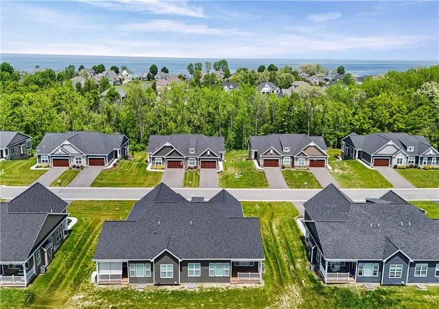 50th image of 1389 Creeks Edge Dr, Webster, NY 14580 | MLS# R1701357