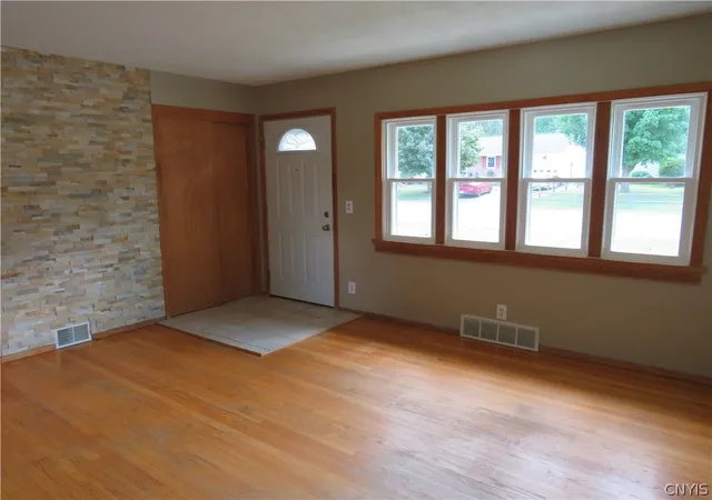 5th image of 212 Jane Dr, Syracuse, NY 13219 | MLS# S1697568