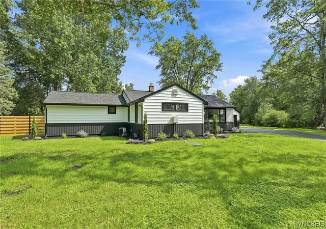4th image of 6921 Bear Ridge Rd, North Tonawanda, NY 14120 | MLS# B1700706