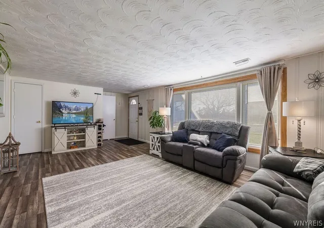 5th image of 111 Louis St, Buffalo, NY 14225 | MLS# B1696872