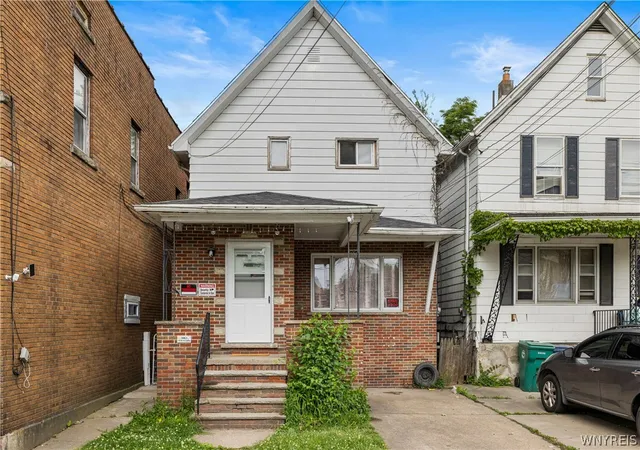 1st image of 1004 19th St, Niagara Falls, NY 14301 | MLS# B1701198