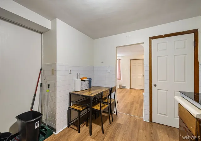 Listing Photo 4 - Condo for sale in building located at 1004 19th St, Niagara Falls, NY 14301