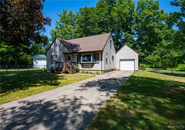 Photo 1 of Sale Pending at 6641 Taylor Rd, Hamburg, NY 14075 | MLS# B1700017 | Listing updated on 2026-08-04