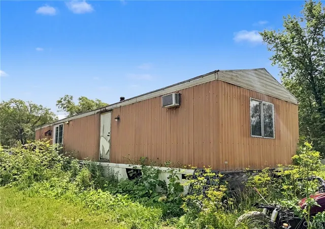 Photo 5 of Manufactured home for sale at 6097 Baldwin Corners Rd, Cincinnatus, NY 13040 | MLS# S1701446 | Listing updated on 2026-07-24