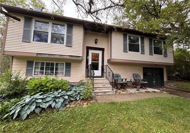 Photo 1 of Sale Pending at 3370 Laurel Ct, Walworth, NY 14568 | MLS# R1700966 | Listing updated on 2026-08-04