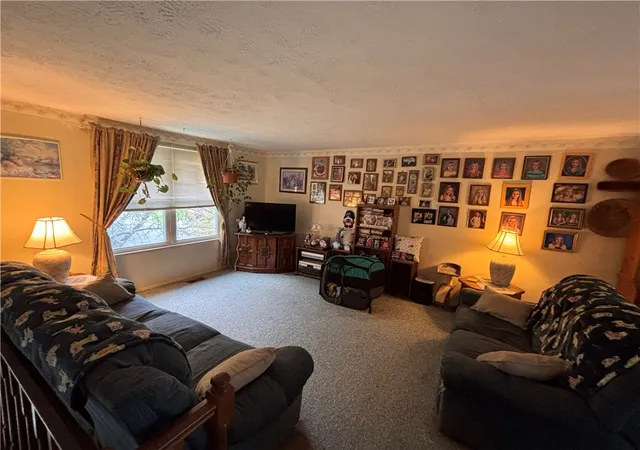 Photo 3 of Sale Pending at 3370 Laurel Ct, Walworth, NY 14568 | MLS# R1700966 | Listing updated on 2026-08-04