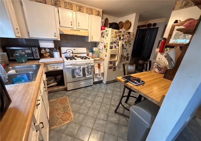 Photo 4 of Sale Pending at 3370 Laurel Ct, Walworth, NY 14568 | MLS# R1700966 | Listing updated on 2026-08-04