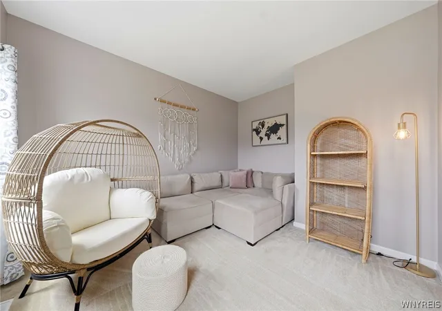 3rd image of 4973 Devonshire Ln, Lockport, NY 14094 | MLS# B1700409