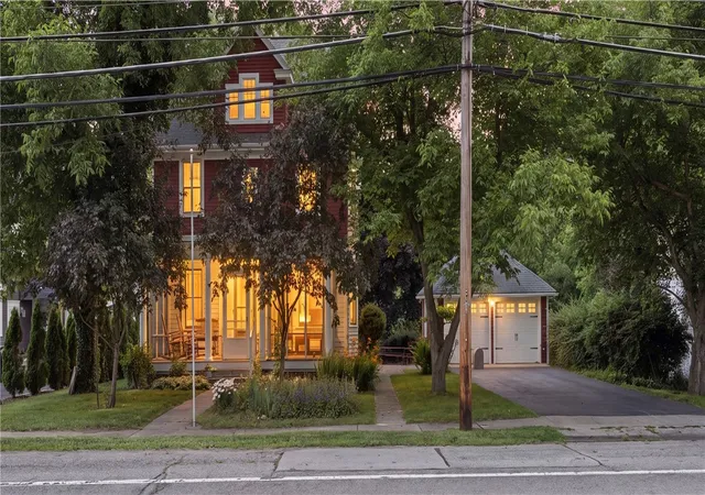 3rd image of 1440 Ridge Rd, Webster, NY 14580 | MLS# R1701405