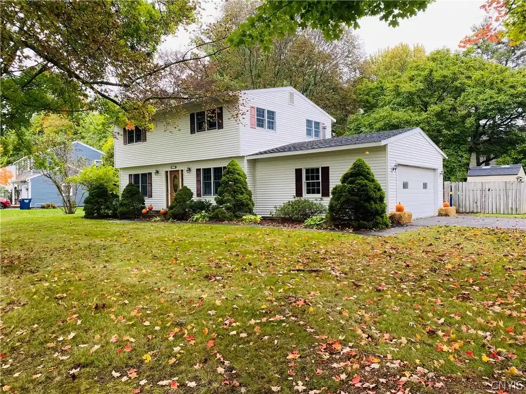 Photo 1 of Single family home for sale at 118 Winding Way, Camillus, NY 13031 | MLS# S1701147 | Listing updated on 2026-10-02