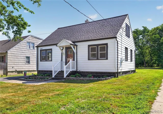 1st image of 3093 Lyth Rd, Buffalo, NY 14218 | MLS# B1701415