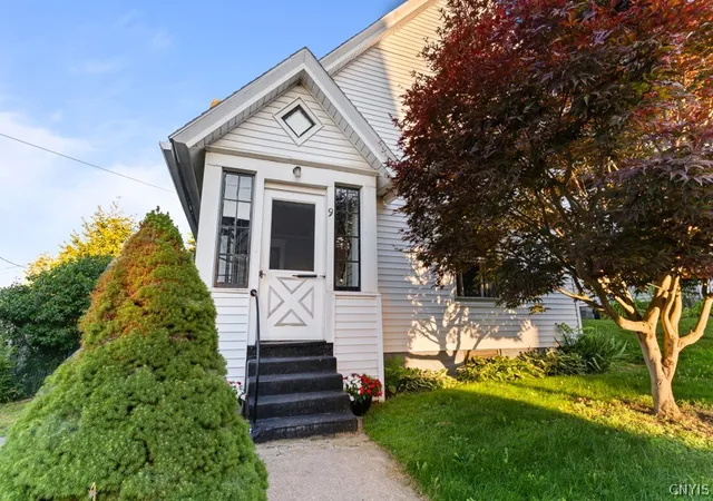 2nd image of 9 Orchard St, German Flatts, NY 13357 | MLS# S1701426