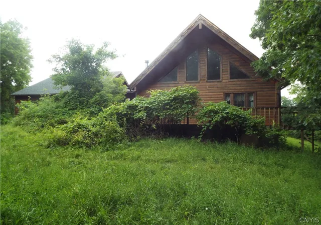 Photo 1 of Sale Pending at 203 Deep Springs Dr, Chittenango, NY 13037 | MLS# S1701224 | Listing updated on 2026-07-31