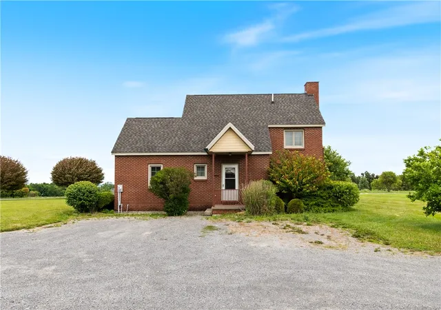 Photo 3 of Single family home for sale at 444 Armstrong Rd, Geneva, NY 14456 | MLS# R1700816 | Listing updated on 2026-07-31