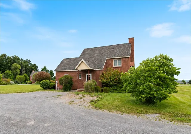 Photo 4 of Single family home for sale at 444 Armstrong Rd, Geneva, NY 14456 | MLS# R1700816 | Listing updated on 2026-07-31