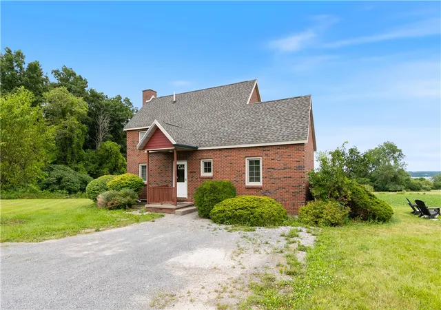 Photo 4 of Single family home for sale at 440 Armstrong Rd, Geneva, NY 14456 | MLS# R1700812 | Listing updated on 2026-07-31