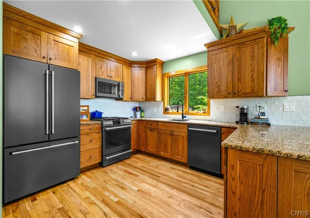5th image of 123 Red Maple Ln, Cold Brook, NY 13324 | MLS# S1690533
