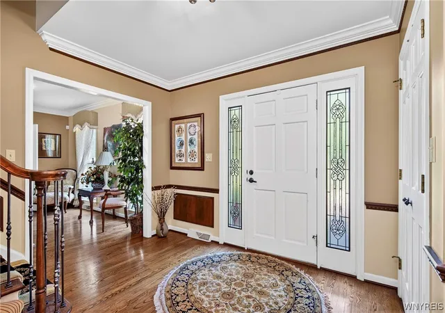 3rd image of 76 Tanglewood Dr W, Orchard Park, NY 14127 | MLS# B1701181