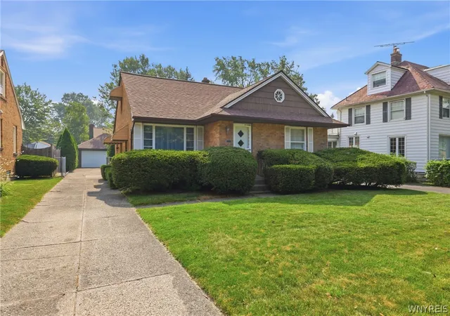 2nd image of 600 Roycroft Blvd, Cheektowaga, NY 14225 | MLS# B1701177