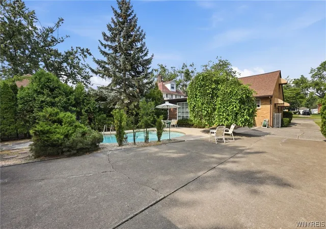4th image of 600 Roycroft Blvd, Cheektowaga, NY 14225 | MLS# B1701177