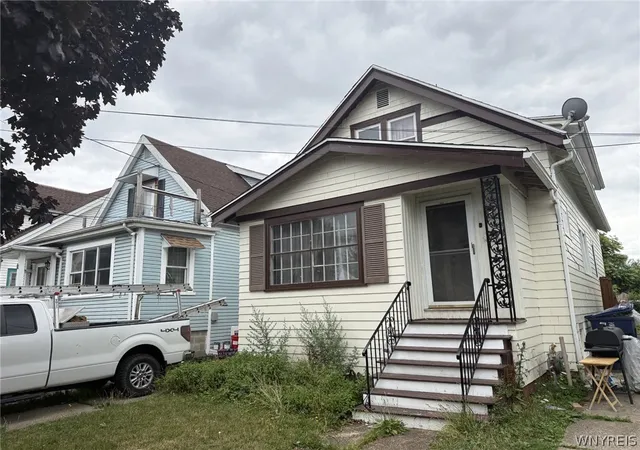 Photo 1 of Sale Pending at 29 Rounds Ave, Buffalo, NY 14215 | MLS# B1701565 | Listing updated on 2026-07-31
