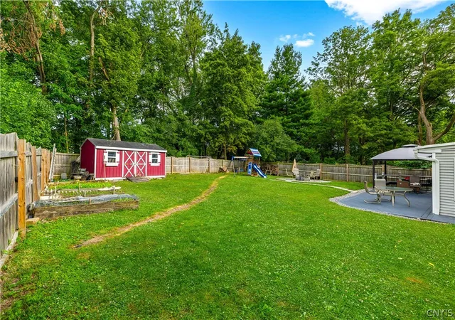 4th image of 25 Hollister Ave, Utica, NY 13501 | MLS# S1701489