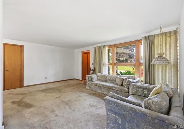 Photo 3 of Sale Pending at 307 Oakridge Dr, Camillus, NY 13031 | MLS# S1701142 | Listing updated on 2026-07-31
