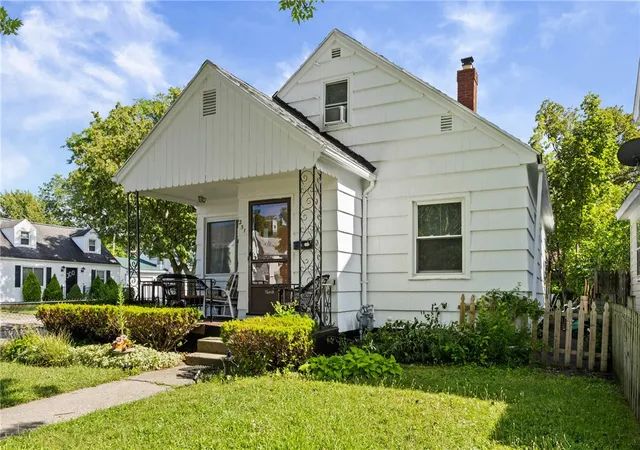 Photo 3 of Sale Pending at 251 Oneida St, Rochester, NY 14621 | MLS# R1700972 | Listing updated on 2026-08-01