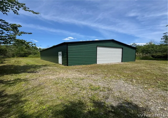 3rd image of 7753 Moyer Rd, Lockport, NY 14094 | MLS# B1700845