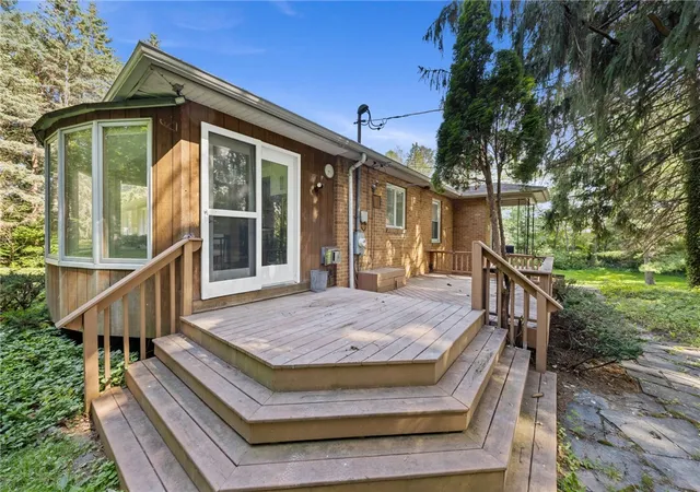 2nd image of 554 Helendale Rd Rd, Irondequoit, NY 14609 | MLS# R1701617