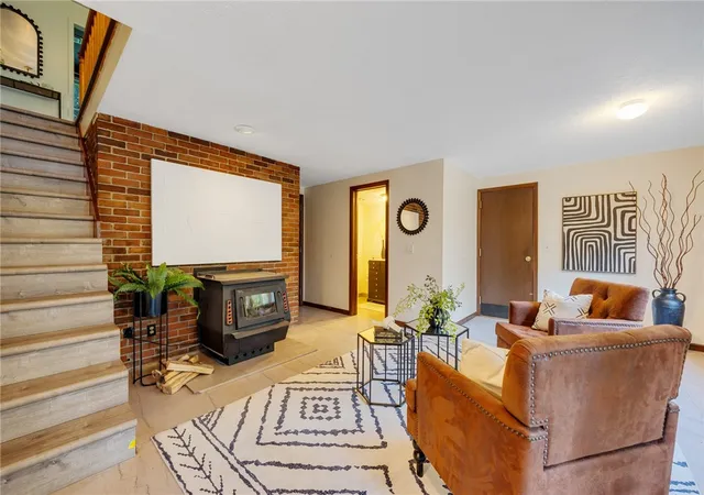 5th image of 554 Helendale Rd Rd, Irondequoit, NY 14609 | MLS# R1701617