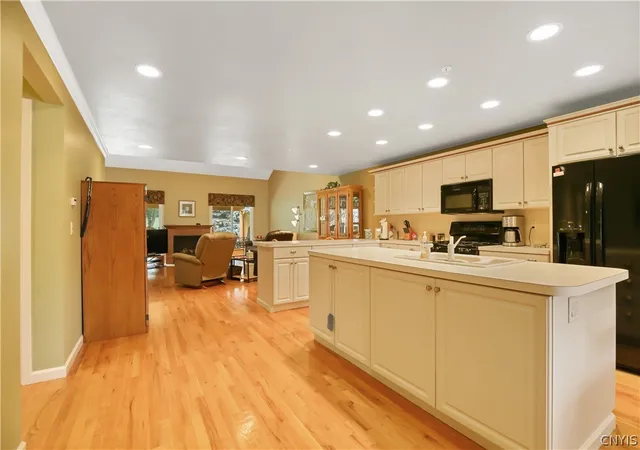 3rd image of 5322 Bunker Hill, Syracuse, NY 13207 | MLS# S1701038