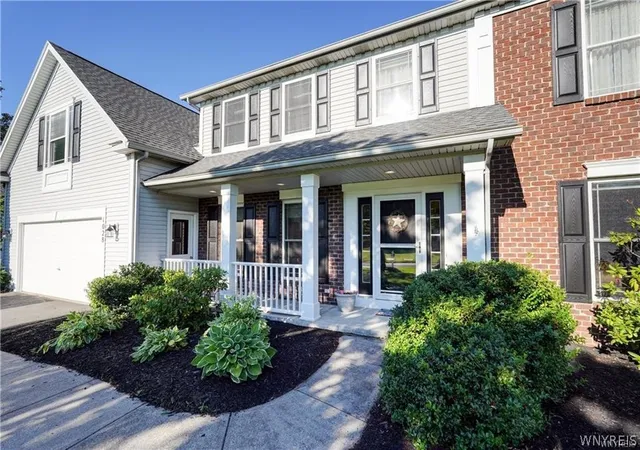 3rd image of 1028 Wickerton Ln, Webster, NY 14580 | MLS# B1701625
