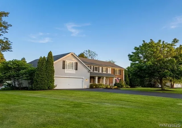 4th image of 1028 Wickerton Ln, Webster, NY 14580 | MLS# B1701625