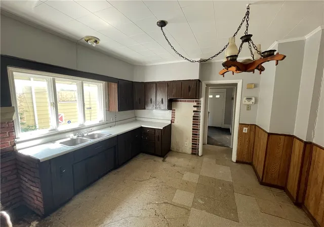 2nd image of 410 Emerson St, Rochester, NY 14613 | MLS# R1700184
