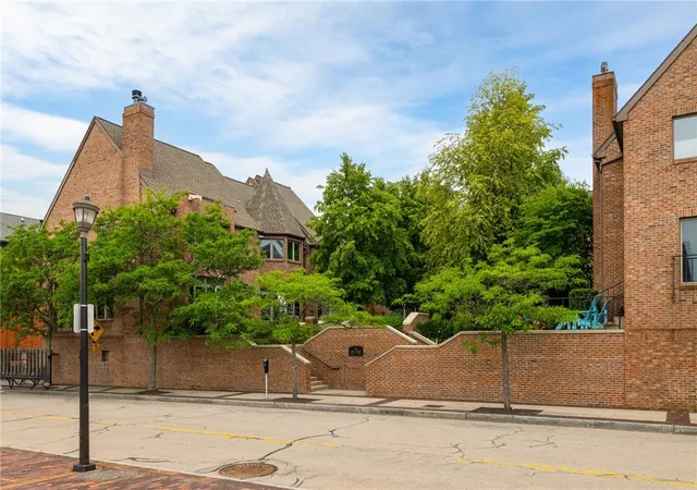 1st image of 12 Grove St, Rochester, NY 14605 | MLS# R1697344