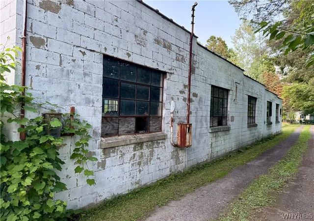 5th image of 10266 Broadway Rd, Gowanda, NY 14070 | MLS# B1701642