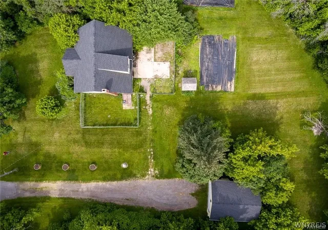 3rd image of 4781 Lower Mountain Rd, Lockport, NY 14094 | MLS# B1701641