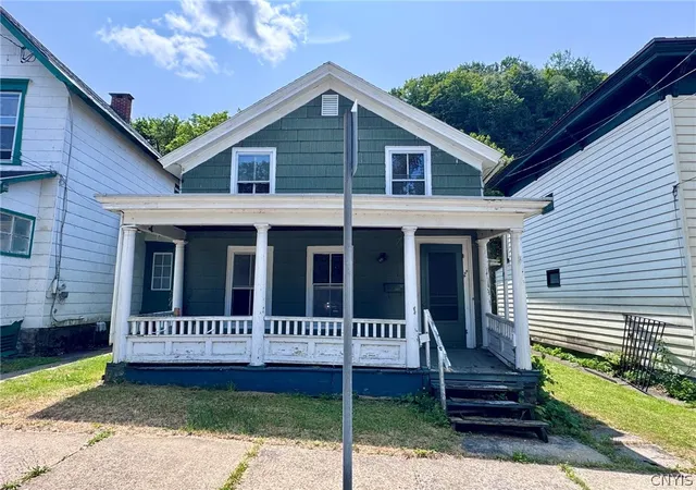 1st image of 565 E Jefferson St, Little Falls, NY 13365 | MLS# S1701646