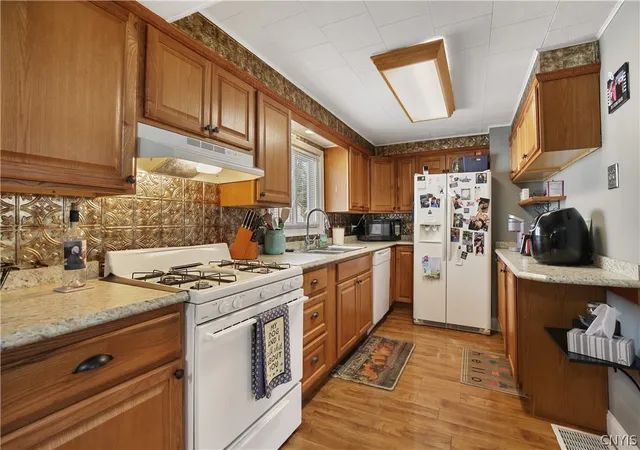 Photo 4 of Sale Pending at 615 Matty Ave, Syracuse, NY 13211 | MLS# S1701678 | Listing updated on 2026-07-29