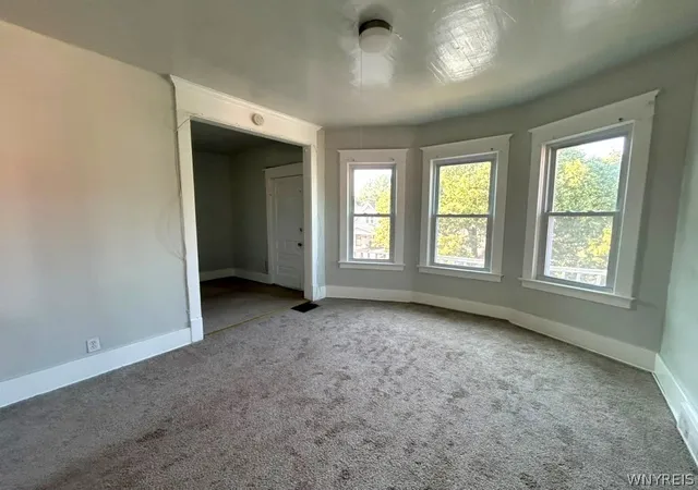 Listing Photo 4 - Condo for sale in building located at 39 Frankfort Ave, Buffalo, NY 14211
