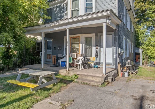 2nd image of 913 Lemoyne Ave #15, Syracuse, NY 13208 | MLS# S1701705