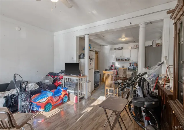 5th image of 913 Lemoyne Ave, Syracuse, NY 13208