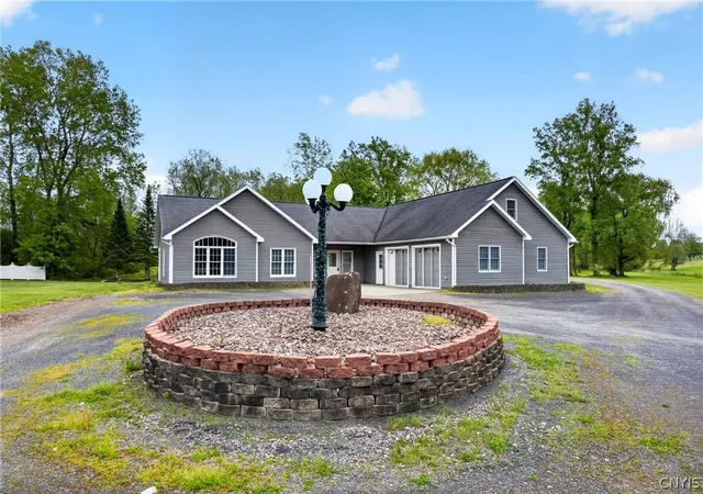 Photo 4 of Sale Pending at 3810 Lysander Rd, Cato, NY 13033 | MLS# S1701389 | Listing updated on 2026-08-03