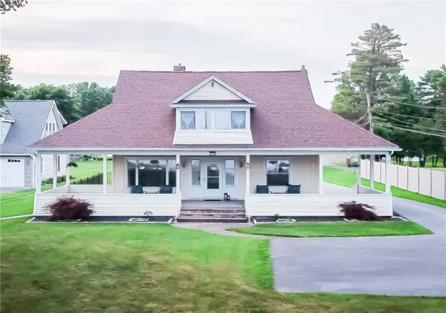 Photo 2 of Single family home for sale at 6790 E Lake Rd, Auburn, NY 13021 | MLS# R1700761 | Listing updated on 2026-08-02