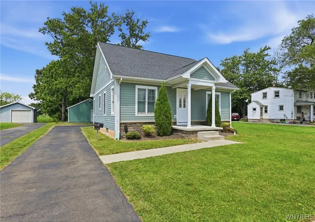2nd image of 362 Beach Rd, Buffalo, NY 14225 | MLS# B1701799