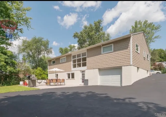 1st image of 4 Fineview Dr, Utica, NY 13502 | MLS# S1701784