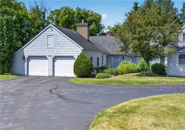 Listing Photo 3 - Condo for sale in building located at 8302 Decoy Run, Manlius, NY 13104
