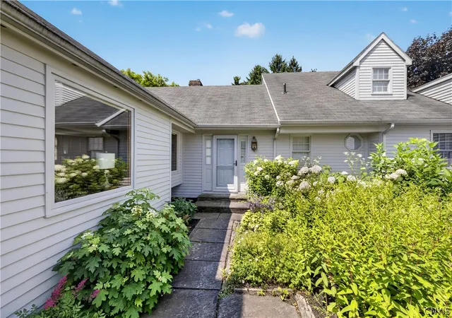 Listing Photo 5 - Condo for sale in building located at 8302 Decoy Run, Manlius, NY 13104